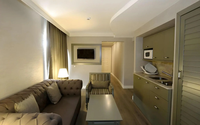 The PINEHILL Hotel & Suites