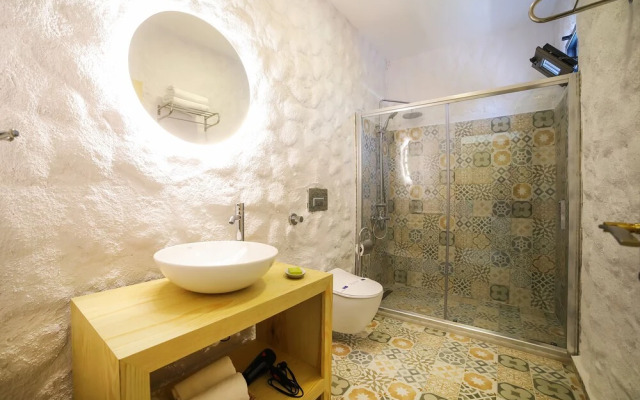 Huzurla Otel