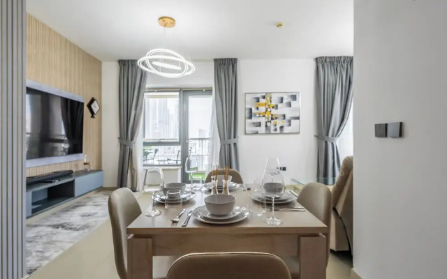 Luxury Condo With Burj Khalifa