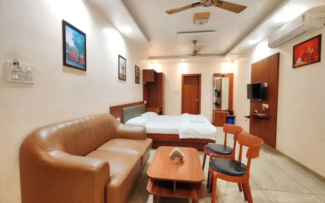 Hotel Meera Regency