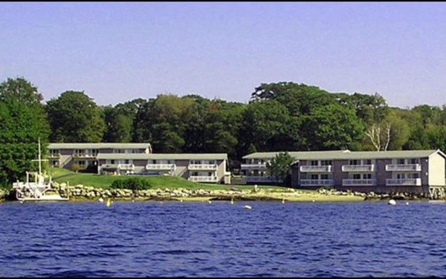 Smuggler's Cove Inn