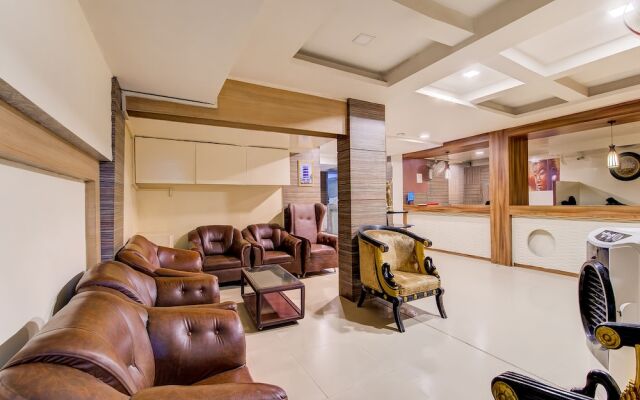 OYO Flagship 36693 Hotel Royal Enclave