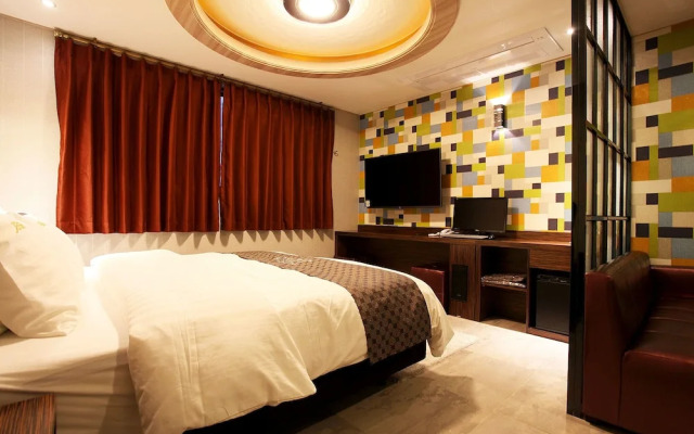 Yeongdeungpo Jardin Hotel