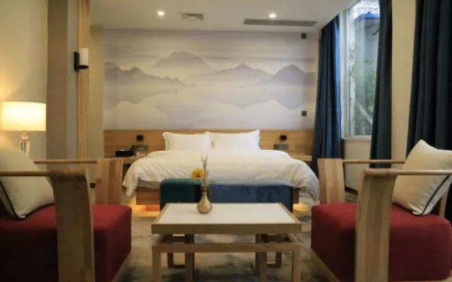 Impression Cloud Gate Hotel