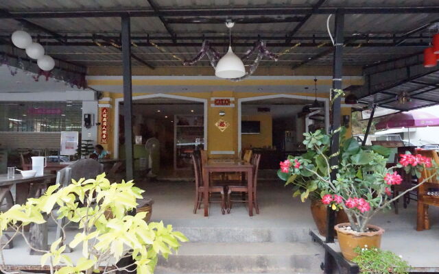 Number 1 Guesthouse & Restaurant