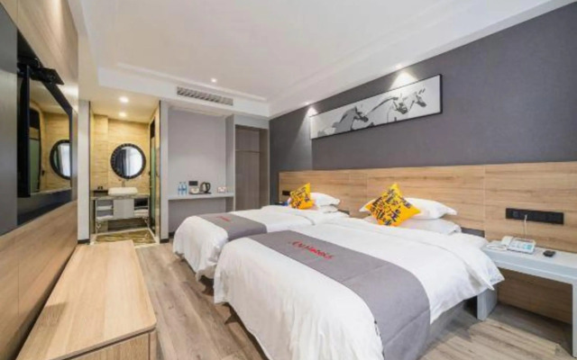 Junyi Hotel (Wenzhou Railway Station Wutian Old Street)