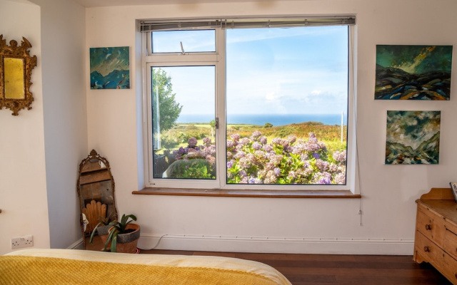 Bungalow in Pendeen With Stunning Sea Views