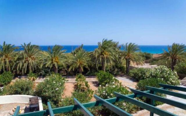Bougainvillea House in Crete