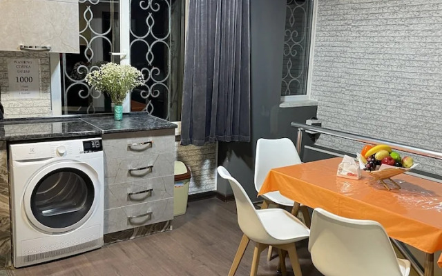 Xostel N1