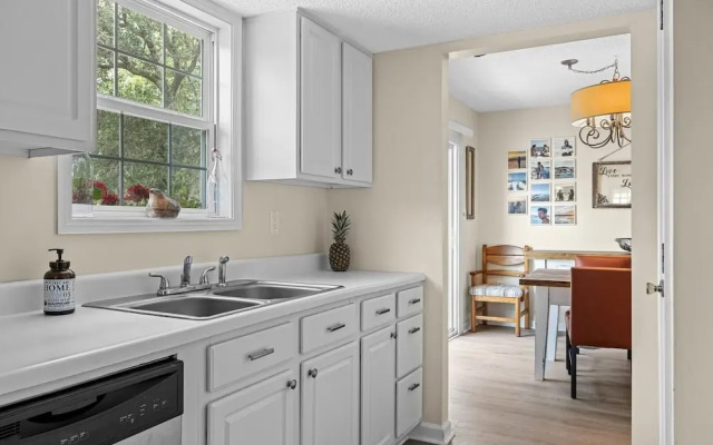 High Tider 3 Bedroom Home by RedAwning