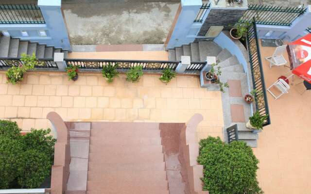 Pearl Service Apartment