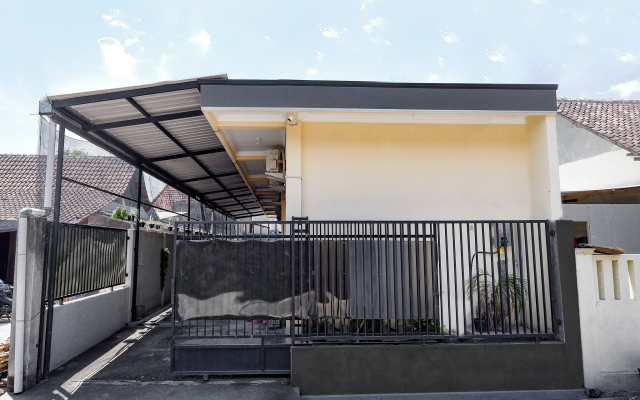 Super OYO Capital O 2258 Santana Syariah Guest House
