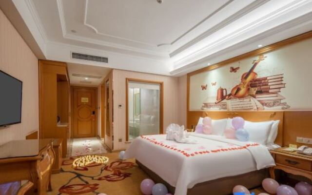 Vienna International Hotel (Guiyang Century City Branch)