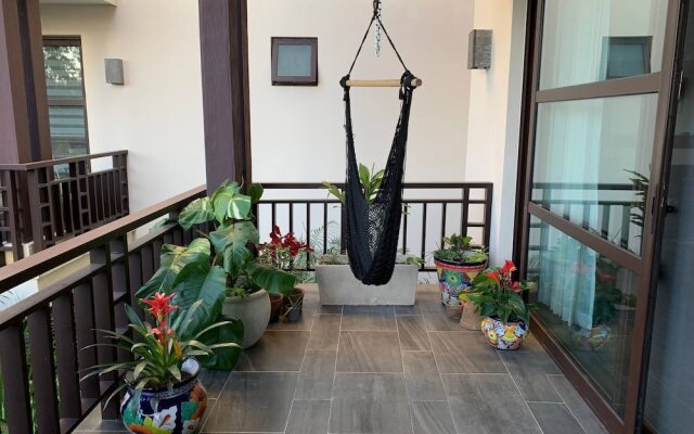 Bright Full Furnished 2 Bedrooms Waiting For You