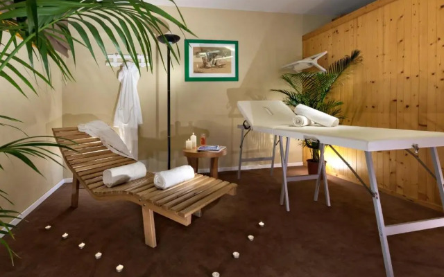 Hotel Paris Resort