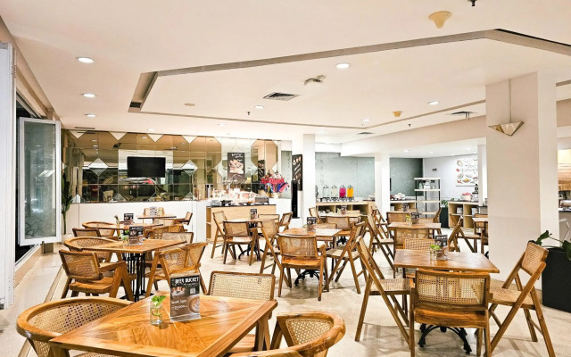 Fashion Hotel Legian