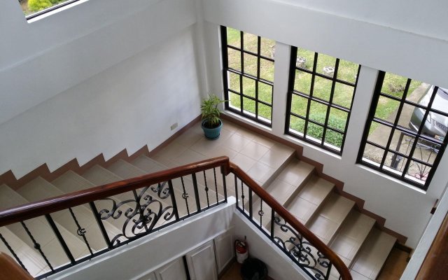Hotel Morning Side Hills Rooms for Rent