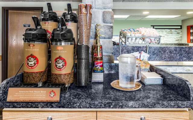 AmericInn by Wyndham Hampton