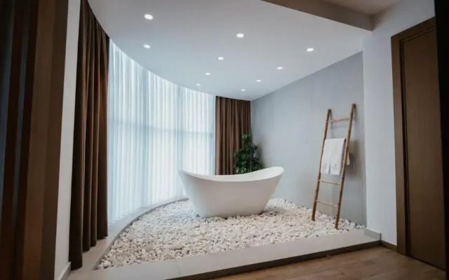 BAZ'HUR Boutique Hotel