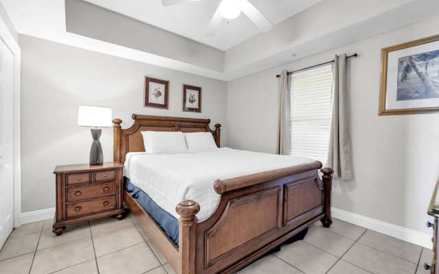 Calypso 2-2207 West