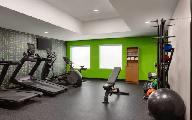 La Quinta Inn & Suites by Wyndham Shawnee