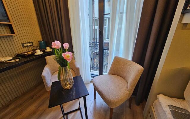 Anthemis Hotel