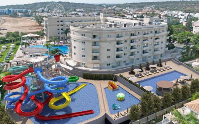 Sunrise Oasis Hotel & Waterpark