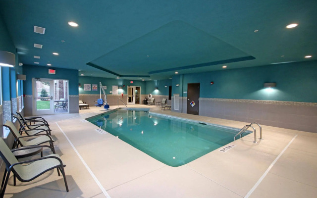 Holiday Inn Express & Suites Charlotte North by IHG