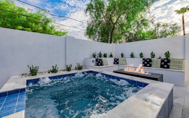 The Carlisle Experience 4 Showers Heated Pool