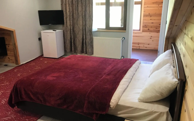 Yedigoller Hotel & Restaurant