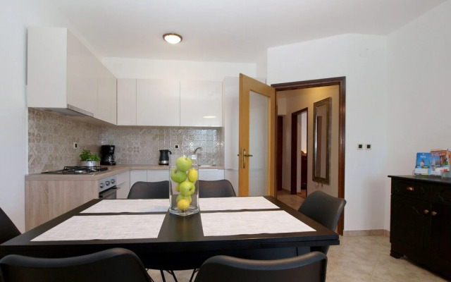 Apartment 1868