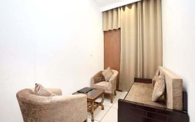 OYO 17081 Hotel Signia