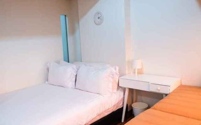 Lavenderbnb Room 1 at Uttara Apartment