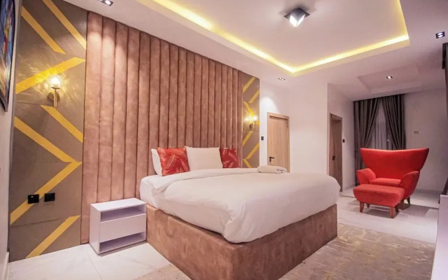 Benin City Blissful Apartment - Cozy 2BR Retreat