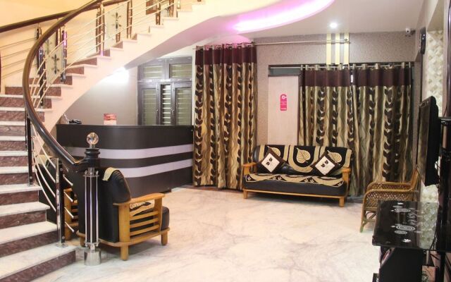 OYO 4096 Hotel Divyanshi