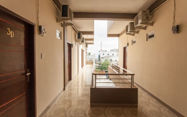 Dinda Residence by OYO Rooms