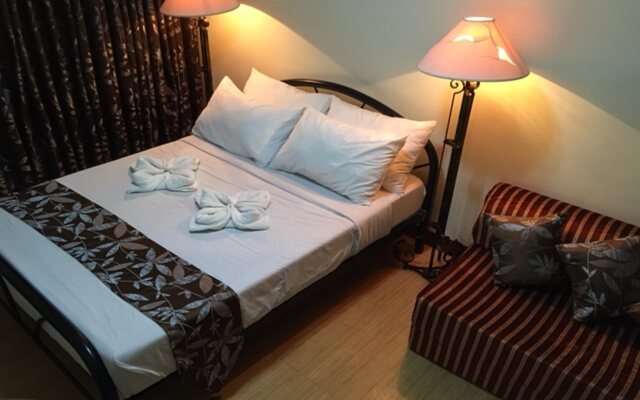 Agustina Apartments
