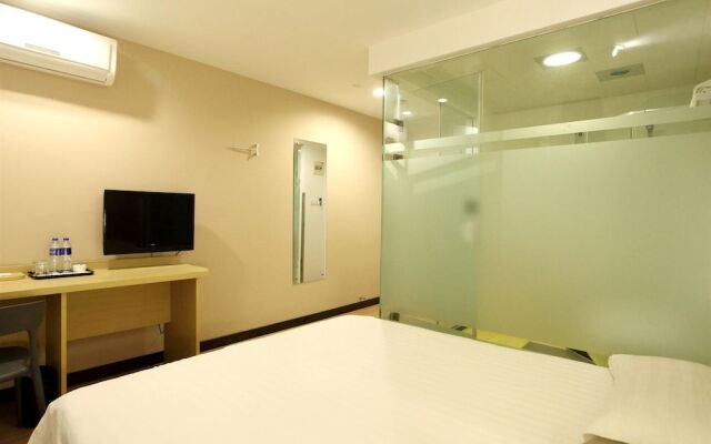 Changshu Weijing Hotel