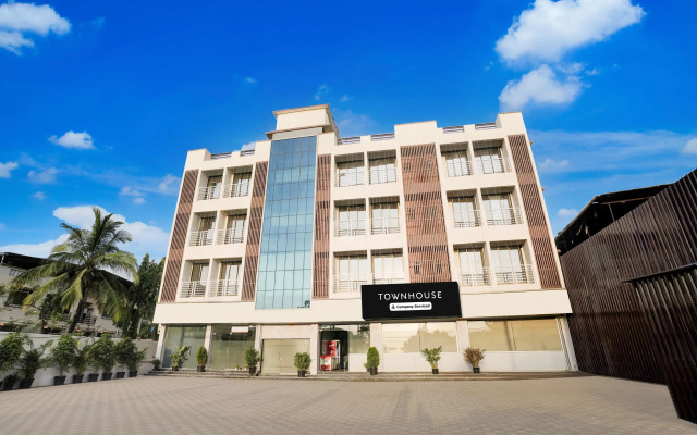Super Townhouse Vasai Express Highway Formerly Majestic Inn