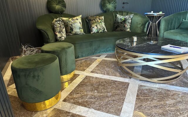B&C Luxury Residance