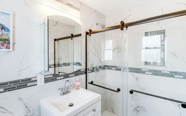 5 Blocks to Wildwood Beach: Family Getaway!