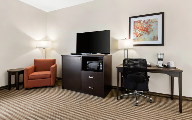Best Western Plus Fergus Hotel