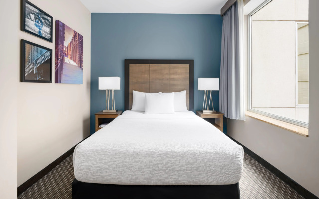 La Quinta Inn & Suites by Wyndham Chicago Downtown