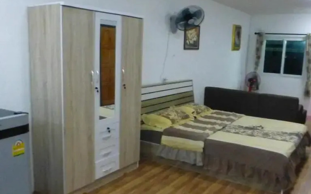 1 Double bedroom apartment with Pool and extensive Kitchen diningroom