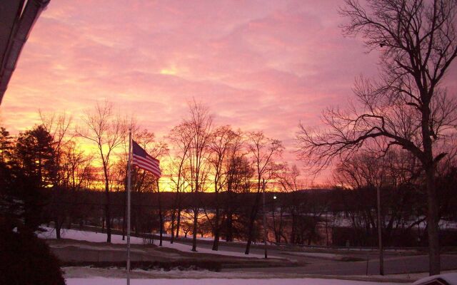 University Inn Academic Suites
