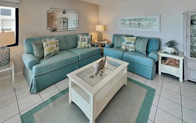Sandarac by Distinctive Beach Rentals