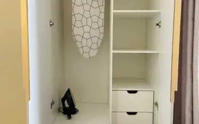 Esil Plaza Apartments c видом на Ботанический сад