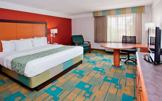 La Quinta Inn & Suites by Wyndham Winston-Salem