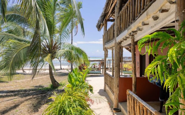 Shanuo Beach Bungalows