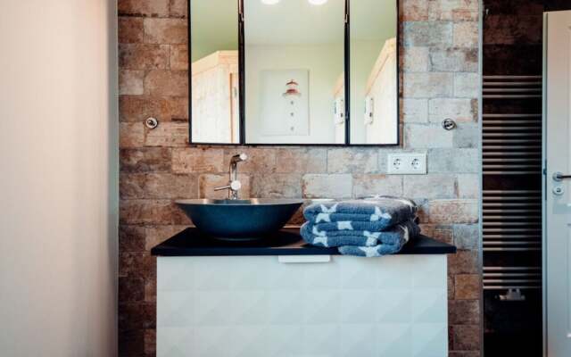 Loheide Modern Retreat